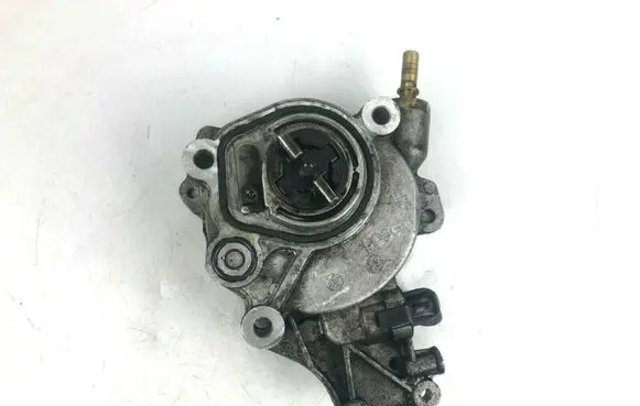 Peugeot 4007 Vacuum pump 702551010