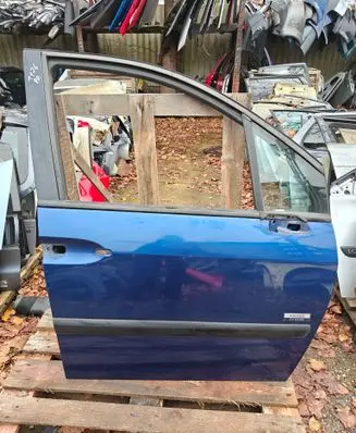 Peugeot 807 Front door