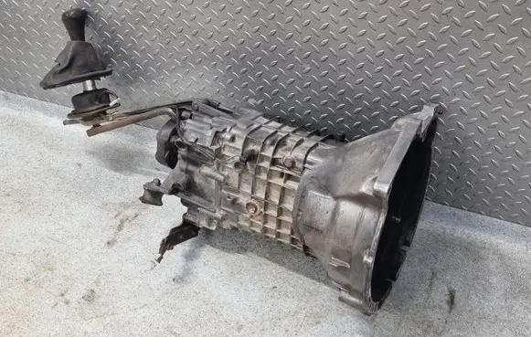 BMW 3 E30 Manual 5 speed gearbox 23001220986 1220986 2400037090