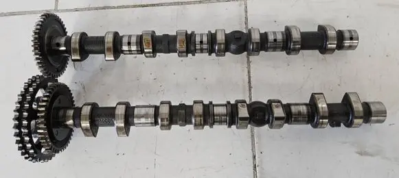 Mercedes-Benz Vito Viano W639 Camshaft R6110510101 R6110510001
