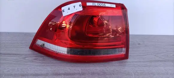 Volkswagen Touareg II Rear/tail lights 7P6945095D