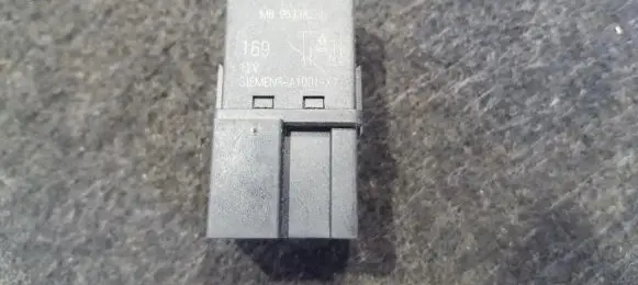 Volvo S40, V40 Other relay MB9533821L V23074
