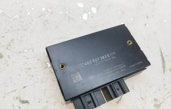 Audi Q7 4L Tow bar trailer control unit/module 4E0907383E 5DS00953041
