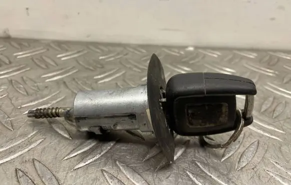 Opel Astra G Ignition lock 13107754