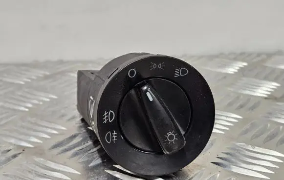 Volkswagen PASSAT B5 Light switch 1C0941531A C1AT0242