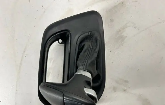 Dodge Challenger Gear shifter surround trim plastic 5RJ51TRMAA 5NH921XGAN PT64248