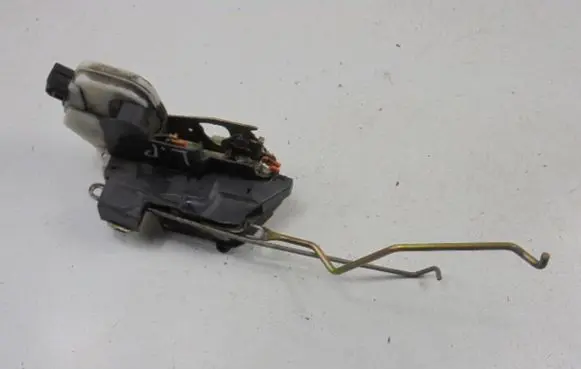 Mitsubishi Galant Front door lock