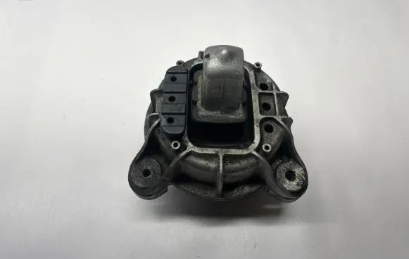 BMW 5 GT F07 Engine mount bracket 6786528 F036055322
