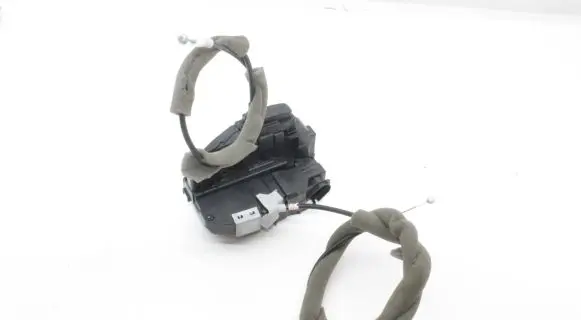 Nissan Leaf II (ZE1) Rear door lock