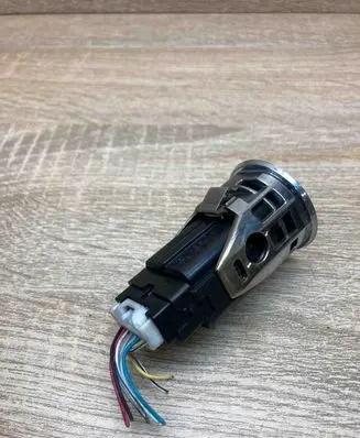 Toyota Corolla Verso AR10 Engine start stop button switch 15A710 WithPlug