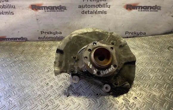 BMW 5 E60 E61 Front wheel hub