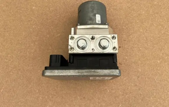 Mercedes-Benz C W205 ABS Pump A2059001746