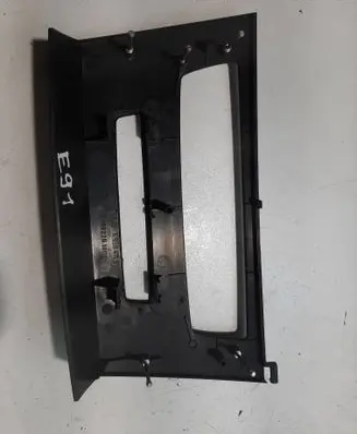 BMW 3 E90 E91 Radio/GPS head unit trim 6958411 10822910DE