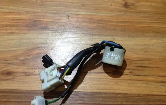 Toyota Carina T190 Ignition lock contact 
