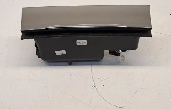 Volkswagen PASSAT B6 Ashtray (front) 3C08632843C0857961