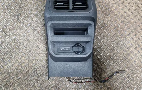 Rear air vent grill
