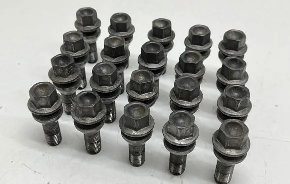 Volvo XC60 Nuts/bolts 