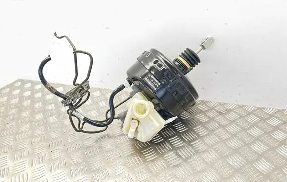 Mercedes-Benz C W204 Brake booster A2044303630 03774789034