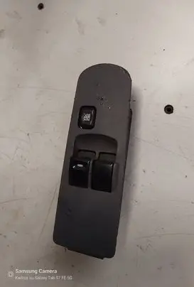 Toyota RAV 4 (XA20) Electric window control switch MR583959