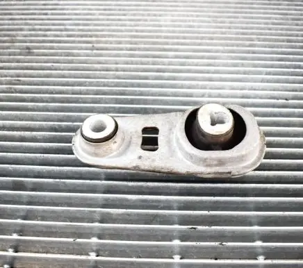 Nissan Qashqai Engine mount bracket 113604EA0A