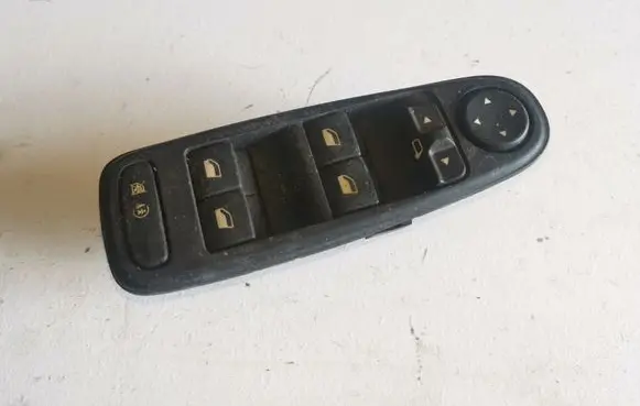 Citroen C4 I Picasso Electric window control switch 96639382ZD