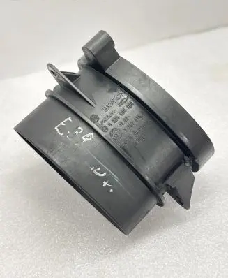 BMW 5 E39 Mass air flow meter 7787076 0928400468