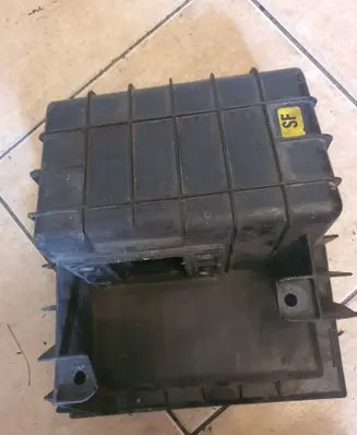 Opel Senator B Air filter box 90284288 4614412989