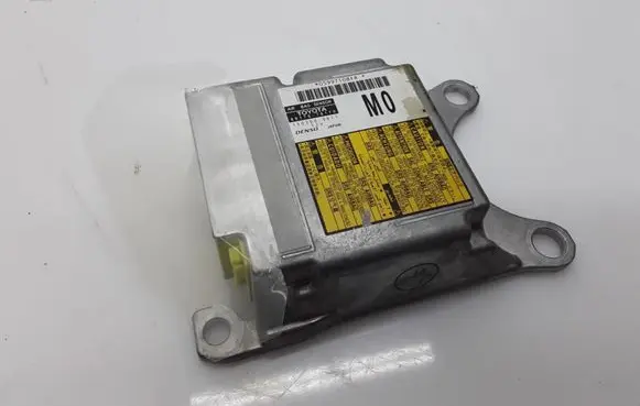 Lexus CT 200H Airbag control unit/module 8917076170