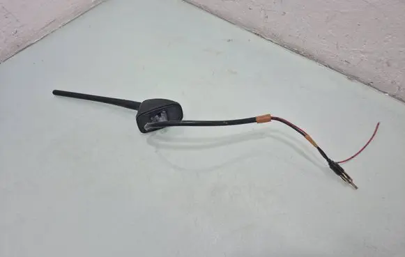 Nissan X-Trail T30 Radio antenna 