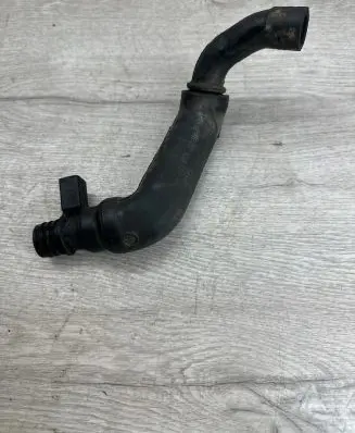 Mercedes-Benz Vito Viano W639 Breather hose/pipe A6110100082