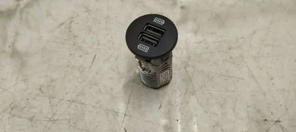 Porsche Macan (95B) USB socket connector 95b035222
