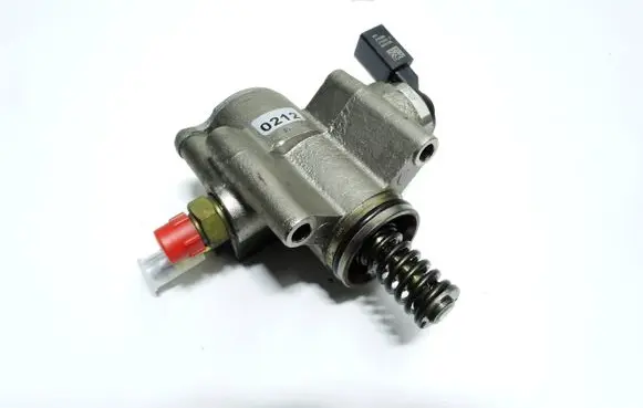 Volkswagen Golf Plus Fuel injection high pressure pump 03C127025R