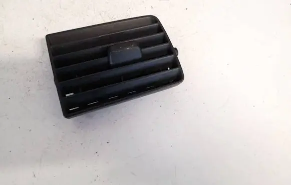 Volvo S40 Dash center air vent grill y01146