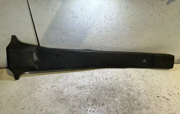 BMW 5 E28 (B) pillar trim (bottom)