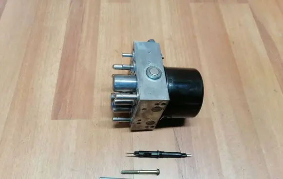 Renault Laguna II ABS Pump 8200808145 10096014443 7701209842