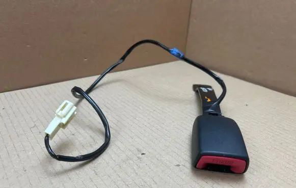 Subaru Forester SJ Front seatbelt buckle E034501