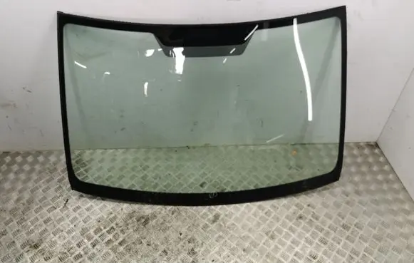 Toyota Corolla Verso AR10 Front windscreen/windshield window 