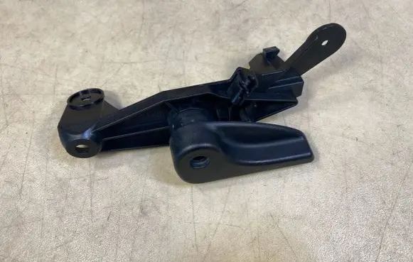 Engine bonnet (hood) release handle