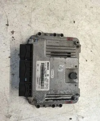 Renault Trafic II (X83) Engine control unit/module 8200389519 1039S04808 0281011529