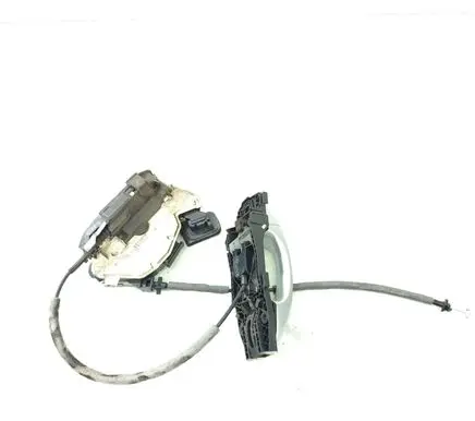 Volkswagen Golf VII Front door lock 5K1837016E