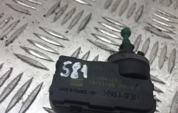 Volkswagen Golf IV Headlight level adjustment motor 1J0941295F 581