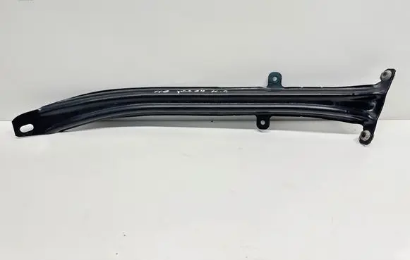 Mercedes-Benz C W204 Other engine bay part A2046280124 0015871687