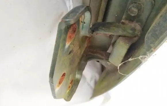 KIA Carnival Front door upper hinge