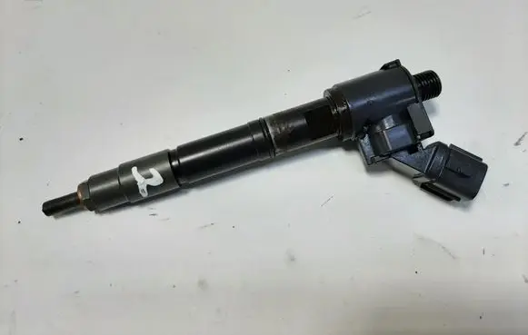Volvo V40 Cross country Fuel injector 31336878