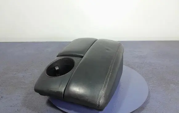 Audi Q7 4L Armrest
