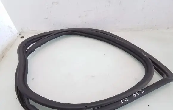 Volvo S70 V70 V70 XC Front door rubber seal