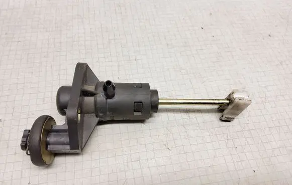Audi A4 S4 B6 8E 8H Clutch slave cylinder 8E1721401