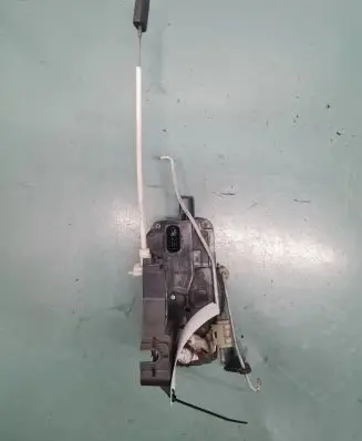 Opel Vectra C Coupe door lock (next to the handle) 13210767