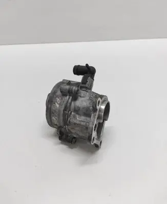 Nissan Primera Vacuum pump