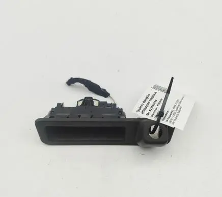 BMW X5 G05 Tailgate/boot open switch button 8494247